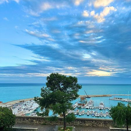 The Cozy Vintage Hotel Ventimiglia Bagian luar foto